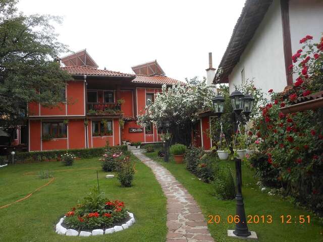 Отель Family Hotel Kalina Копривштица-19