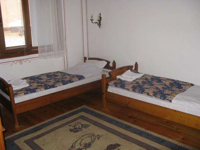 Отель Family Hotel Kalina Копривштица-27